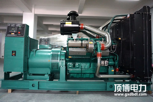 100千瓦柴油發(fā)電機組維修無小事，清洗油污不可小覷